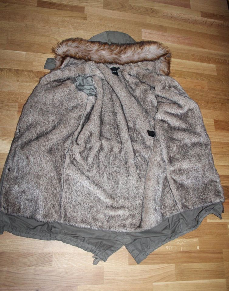 Asos Winter Parka Jacke Fellfutter Gr. 36 in Dortmund