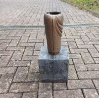 Bronze Vase auf Sockel.. Hessen - Söhrewald Vorschau