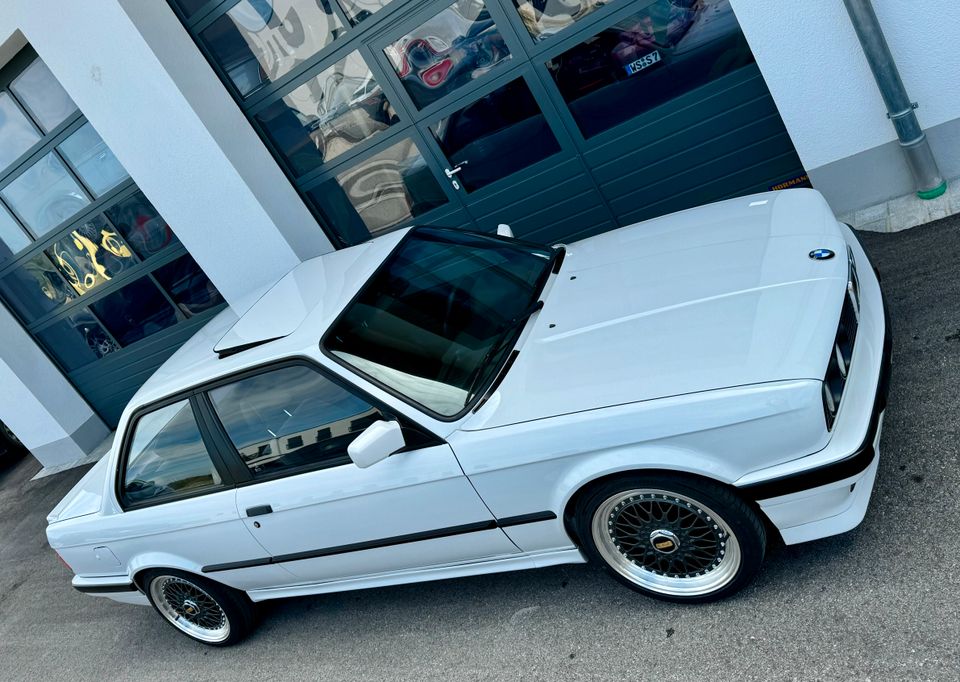 BMW E30 320i Coupe Edition / Restauriert / TÜV - H in Schonstett