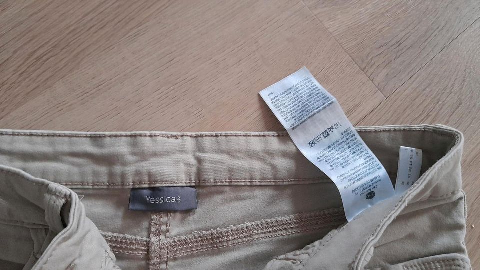 Damen kurze Hose Jeans Größe 38 von Jessica, beige, Baumwolle in Aschaffenburg