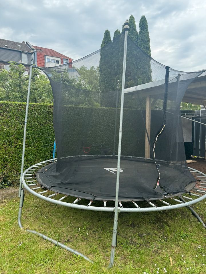 Trampolin outdoor in Mülheim (Ruhr)