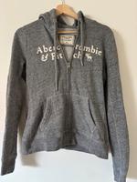 Graue Strickjacke Hessen - Bruchköbel Vorschau