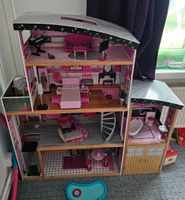 Barbiehaus Puppenhaus xxl mit Möbeln Berlin - Marzahn Vorschau