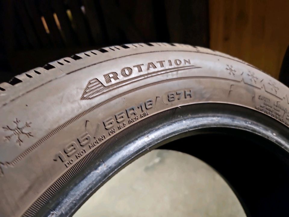 2x 195 55 R16 87H XL 7,5mm Dunlop Winterreifen in Stuttgart