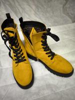 Stiefel / Gr. 44 / Senfgelb Nordrhein-Westfalen - Meerbusch Vorschau