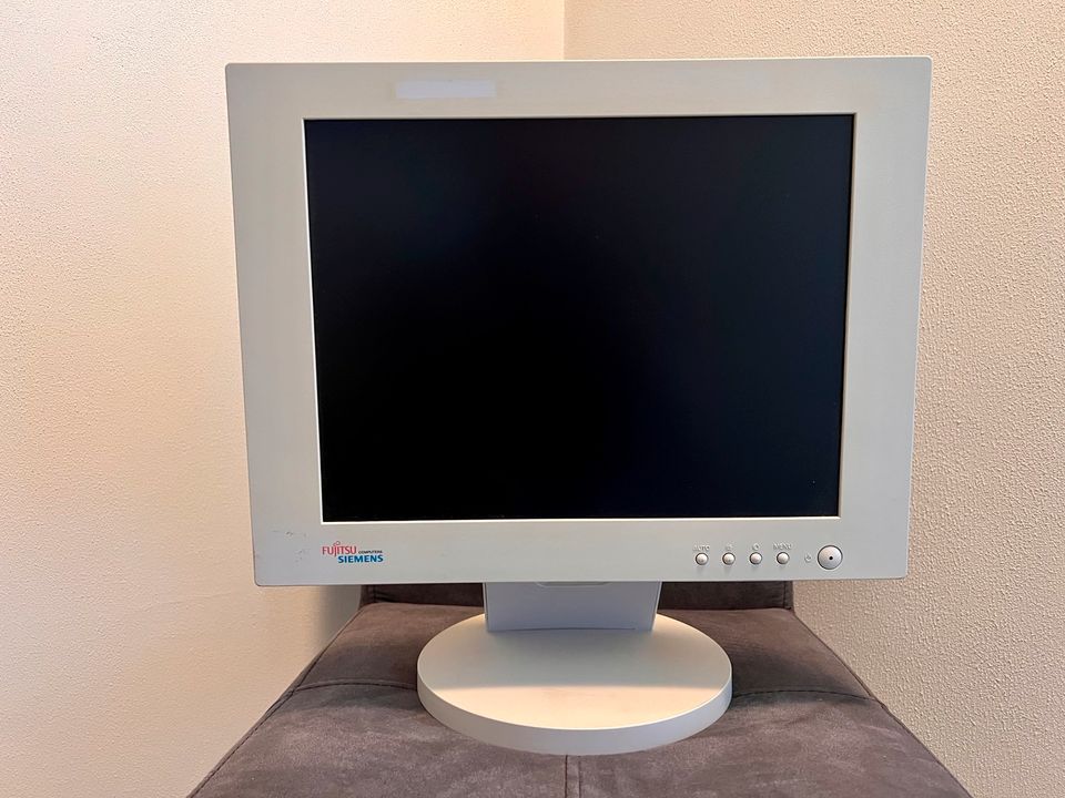 Fujitsu Siemens 15" LCD TFT Monitor in Blomberg