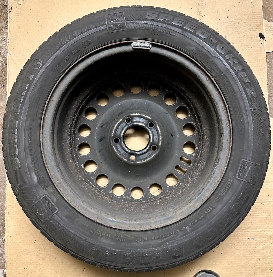 Winterreifen 205/60 R16 96 H auf Opel GM Stahlfelgen 6,5 J x16 H2 in Rabenau