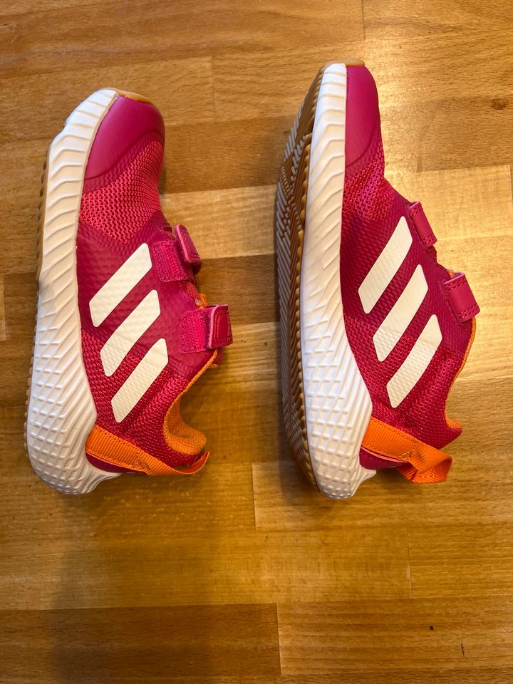 Adidas Sneaker, Gr. 29 (pink, helle Sohle) in Hamburg