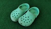 Crocs Kinderschuhe Schuhe Sandalen Gr 23/24 Niedersachsen - Hespe Vorschau