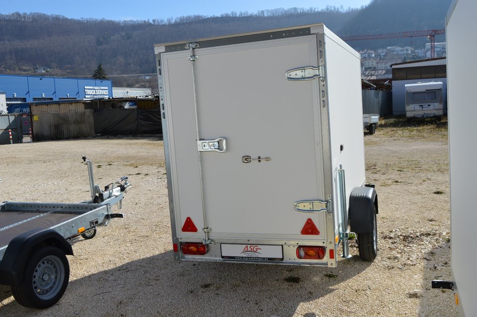 Koffer Anhänger Kofferanhänger Stema P-Box 750 kg B-Führerschein 255x132x154 cm Hecktüre STPK O1 7.5-25-13.1 in Geislingen an der Steige