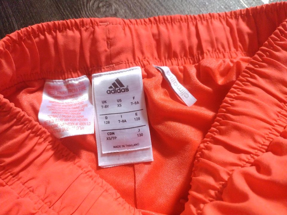 Adidas Shorts climalite Gr.128 in Bad Tennstedt