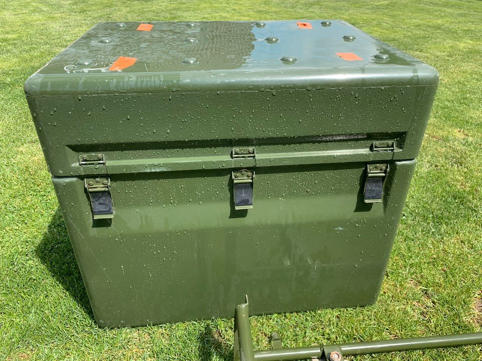 Bundeswehr Flugbox Kiste mit Deckel in Nittenau