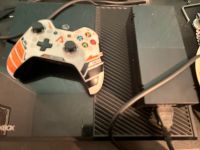 Ich verkaufe eine Xbox One mit Controller Hessen - Offenbach Vorschau