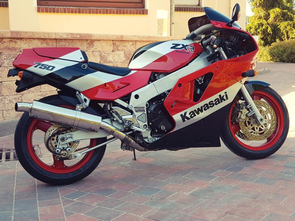 Kawasaki ZXR 750 H2 in Loxstedt