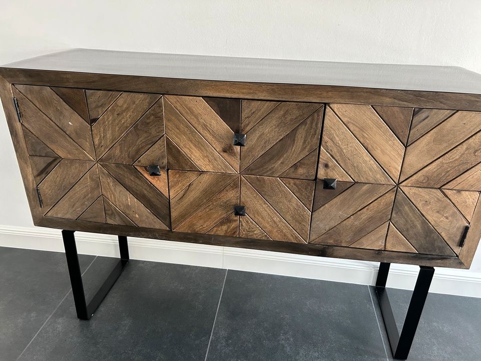 Sideboard Mangoholz massiv in Babenhausen