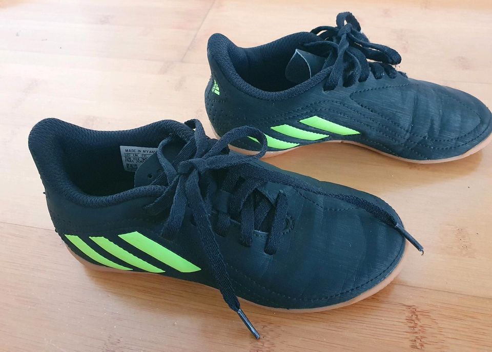 Adidas Hallenfußballschuh Gr. 30 in Waldmünchen