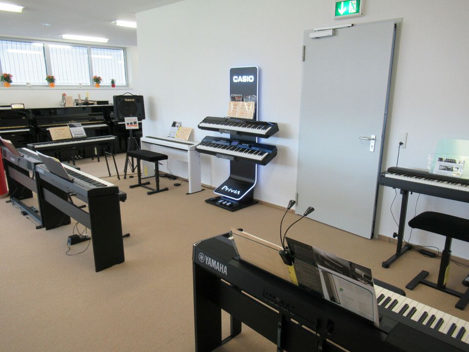 Miet-Kauf für Digital-Pianos, neue u. gebrauchte Klaviere mtl. ab in Nideggen / Düren