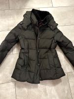 Tommy Hilfiger Damen Winter Daunenjacke Gr. L in schwarz Niedersachsen - Steinkirchen Vorschau