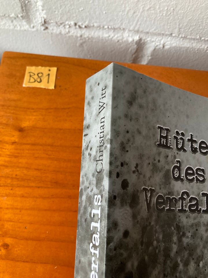 Hüter des Verfalls, Buch in Krefeld