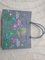 Filz Tasche  handbemalt Shopper Blumendesign * groß * NEU * Nordrhein-Westfalen - Wiehl Vorschau