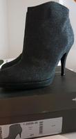 Tamaris Stiefelette / schwarz / glitzernd / Größe 41 Niedersachsen - Friedeburg Vorschau