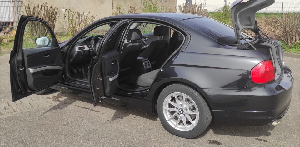 BMW 3er / 318d Facelift in Kleve