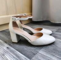 Brautschuhe Gr. 36 Nordrhein-Westfalen - Düren Vorschau