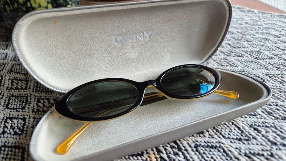 DKNY 6805 Sonnenbrille Sunglass 60er Tiffany Look +++LUXUS+++ in Trebbin