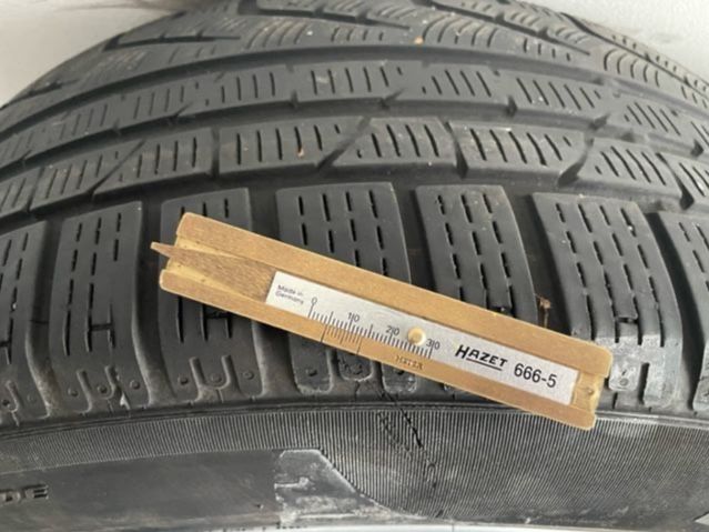 Winterräder Winetrradsatz 320 420 GT 225 55 R17 PIRELLI in Hünfeld