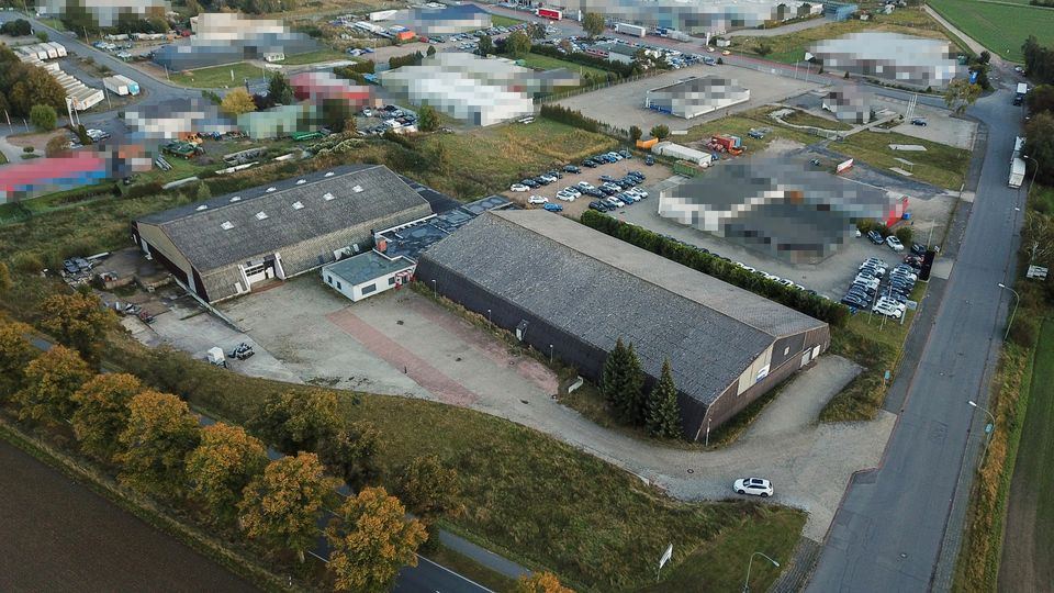 Direktlage an der A2 - Lagerhallen und Bürogebäude auf 13.500 m² in Helmstedt