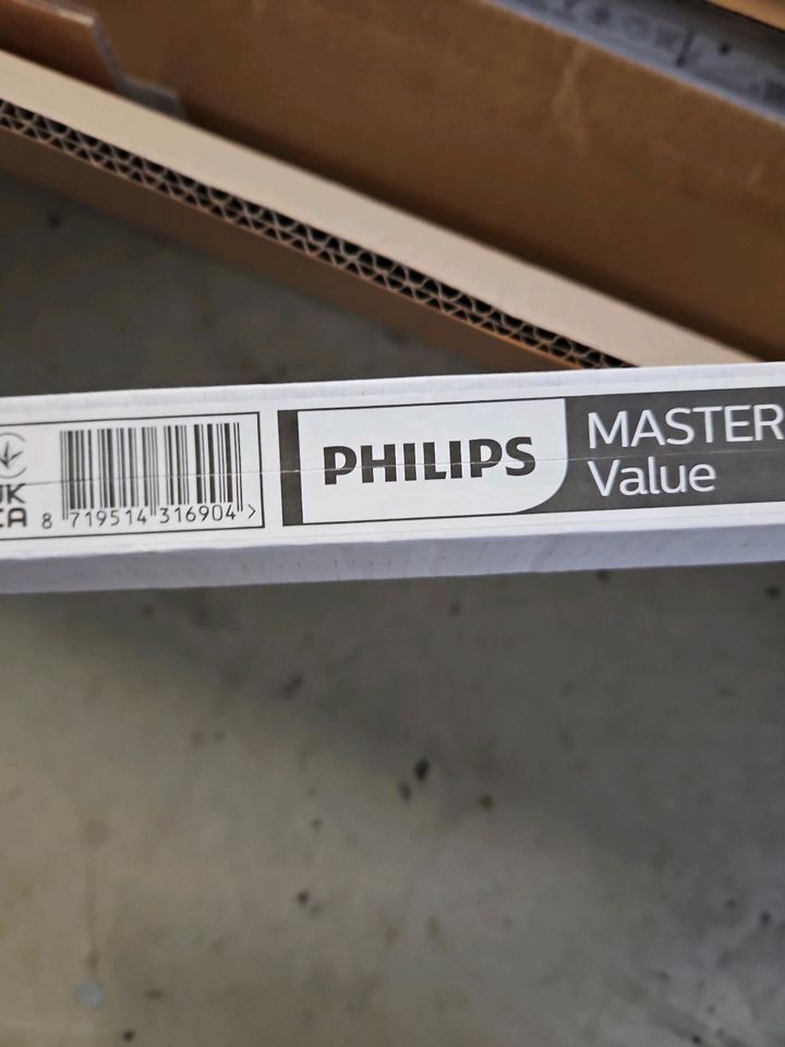 Philips LED Röhre 23 w in Remscheid