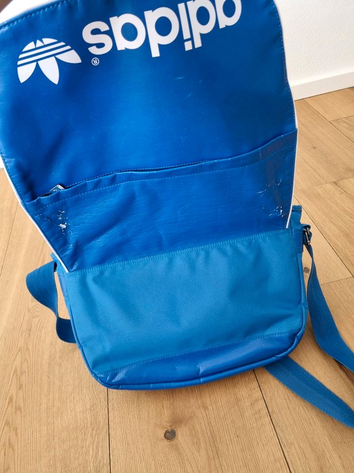 Adidas Ledertasche Umhängetasche in Regensburg