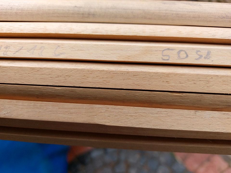 50 Holz Leisten für Haus Sanierung Treppe Zimmer Ecken Umbau Rest in Obernfeld