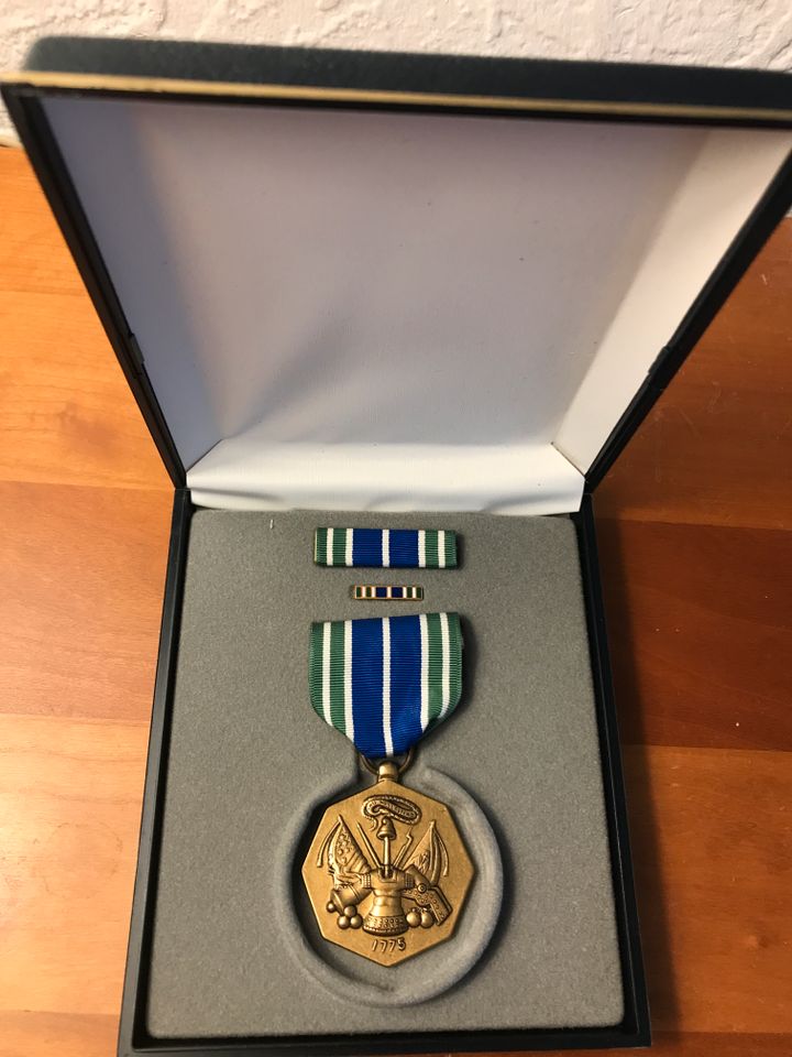 US orden "Medal for military achievement"  Nie getragen in Flensburg