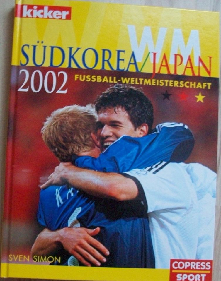 1 Buch  Kicker  "WM Südkorea / Japan 2002"   / Sven Simon in Filderstadt