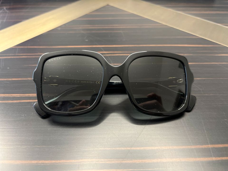 #s26 Gucci GG1070S Sonnenbrille Ausstellungsstück OVP 270€ in Teltow