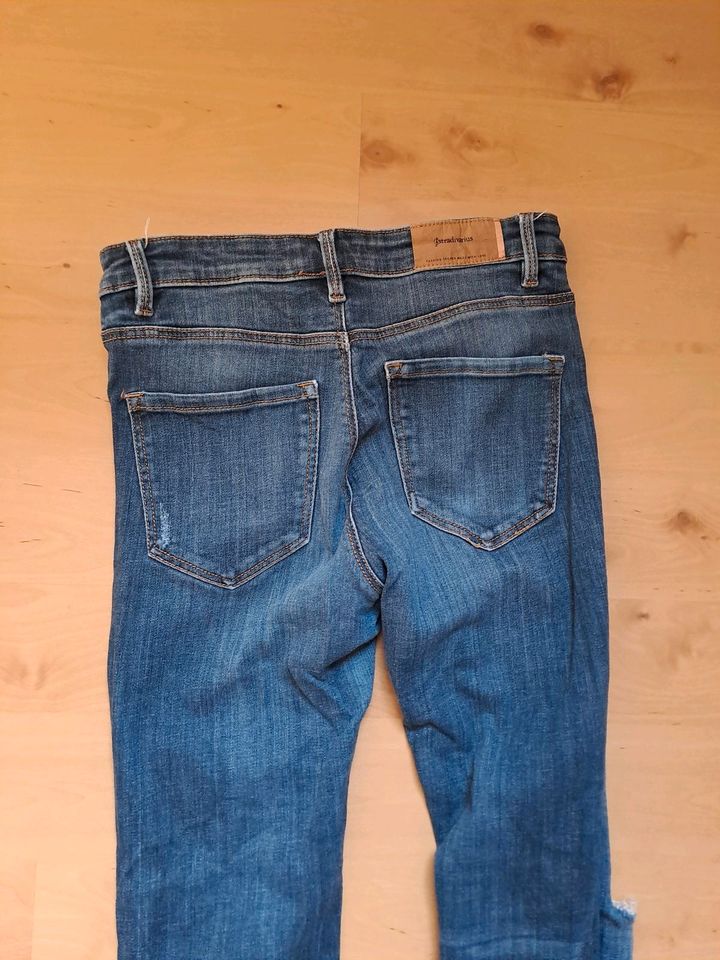 Jeans Stradivarius blau gr. 36 in Untersiemau