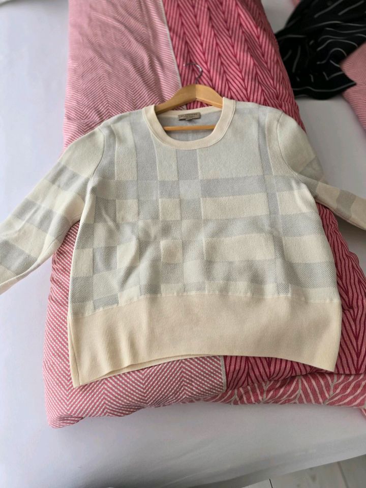 Burberry Pullover in München