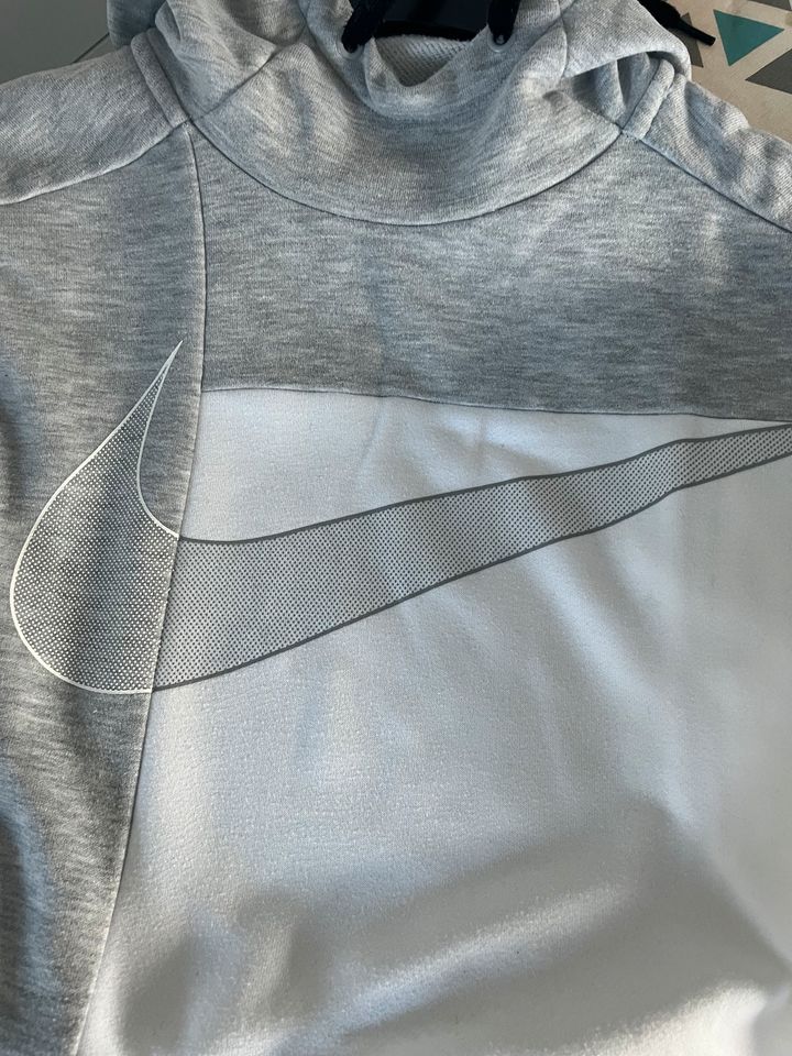 NIKE Pulli mit Kapuze, Gr. S, grau-weiß, neuwertig in Kleve