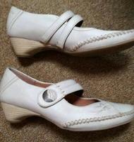 Jana Pumps beige Gr. 38,5 Hessen - Reiskirchen Vorschau