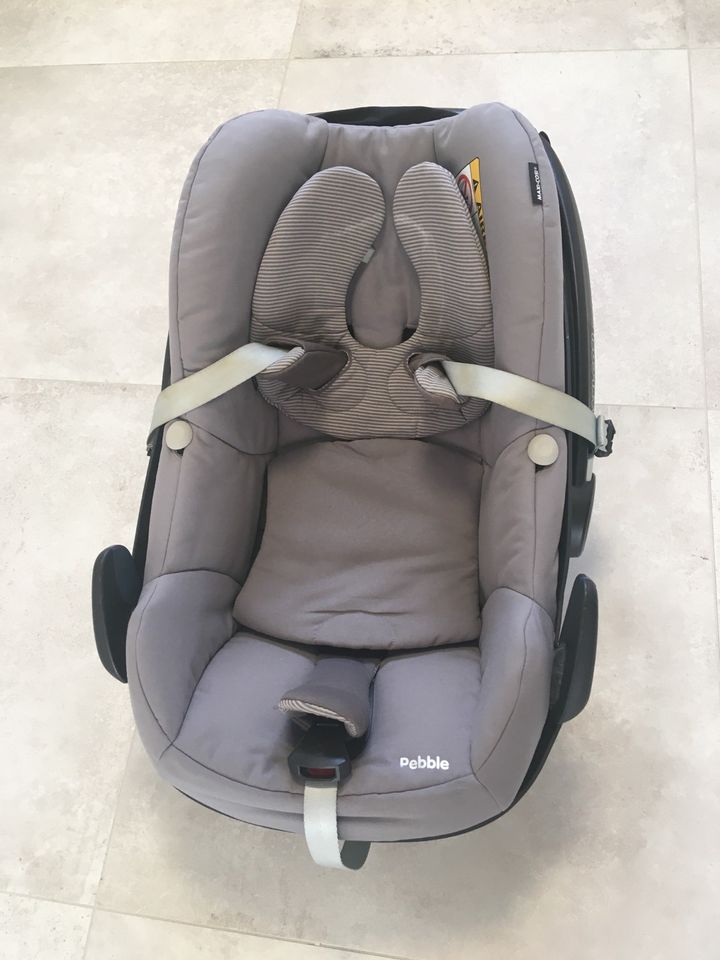 Babyschale Maxi cosi PEPPLE, unfallfrei, € 50 in Waldbronn