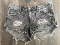 H&M Jeans Shorts Größe 42 Nordrhein-Westfalen - Dorsten Vorschau
