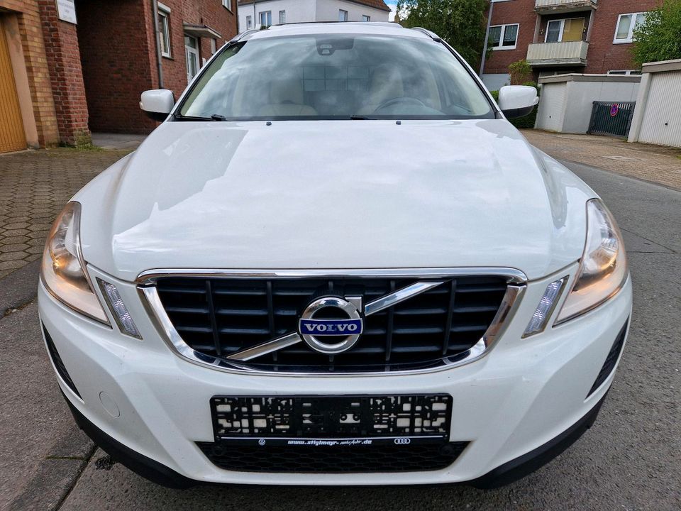 Volvo XC60 3.2 FWD Premium/3 Jahre Garantie inklusive! in Gelsenkirchen