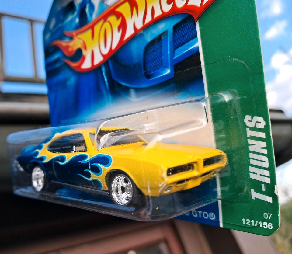 HOT WHEELS SUPER TREASUSE HUNT + T- HUNT - '69 PONTIAC GTO in Chemnitz