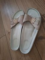 Tommy Hilfiger Sandale Gr. 40 Schlappen Nordrhein-Westfalen - Heinsberg Vorschau