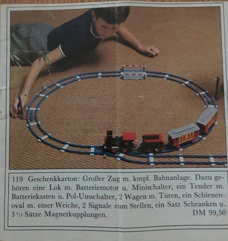 Lego-Prospekte zur blauen Bahn aus den 1960er-Jahren in Flensburg