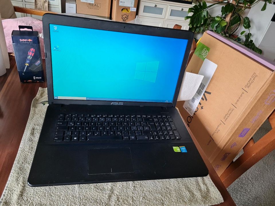 Asus laptop i5 schwarz 500 gb hdd nvidea grafik in Bad Reichenhall