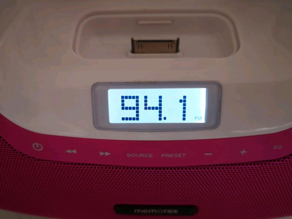 Tragbares Stereo Radio Memorex Minimove für Apple iPod pink in Südlohn