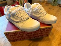 VANS KNU SKOOL Sneaker Skater Schuhe weiss Gr. 44 NEU München - Bogenhausen Vorschau