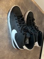 Nike Schuhe Größe 43  US 9,5 Schwarz Nordrhein-Westfalen - Arnsberg Vorschau